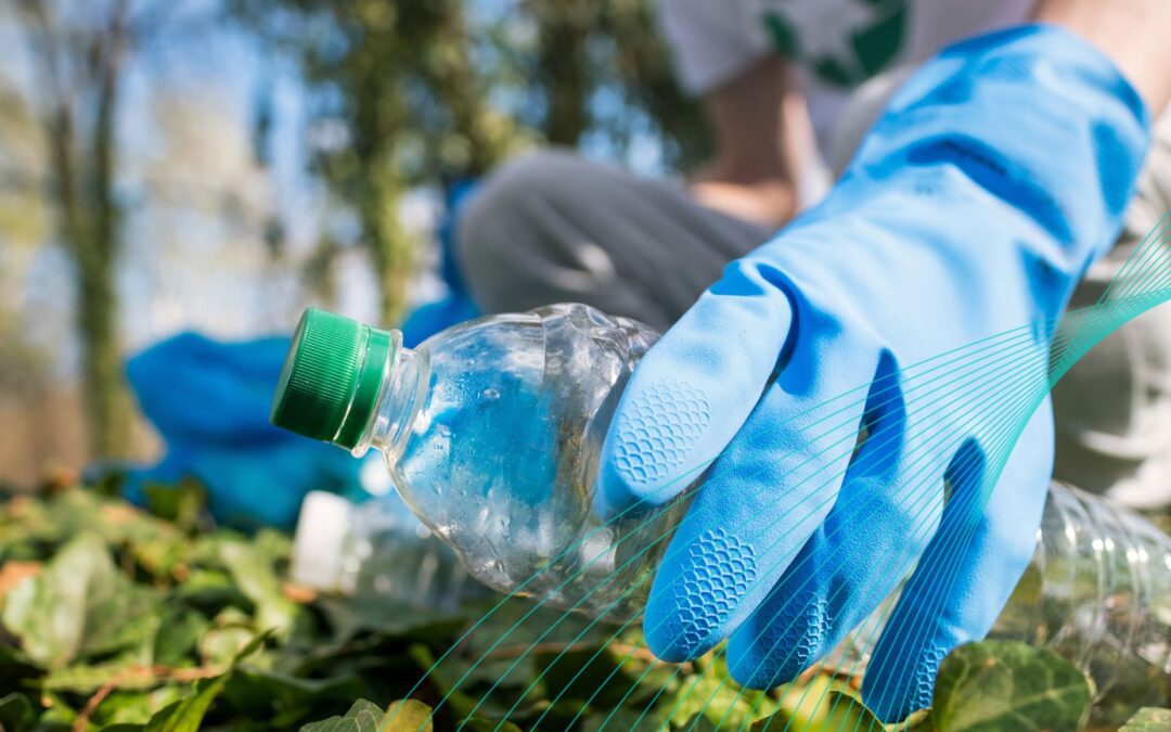 Botella de plástico que causa contaminación del medio ambiente y enfermedades